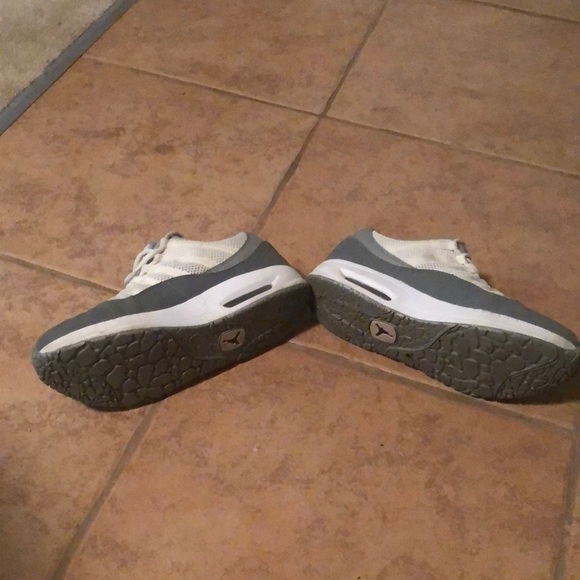 Jordan’s - Picture 3 of 3